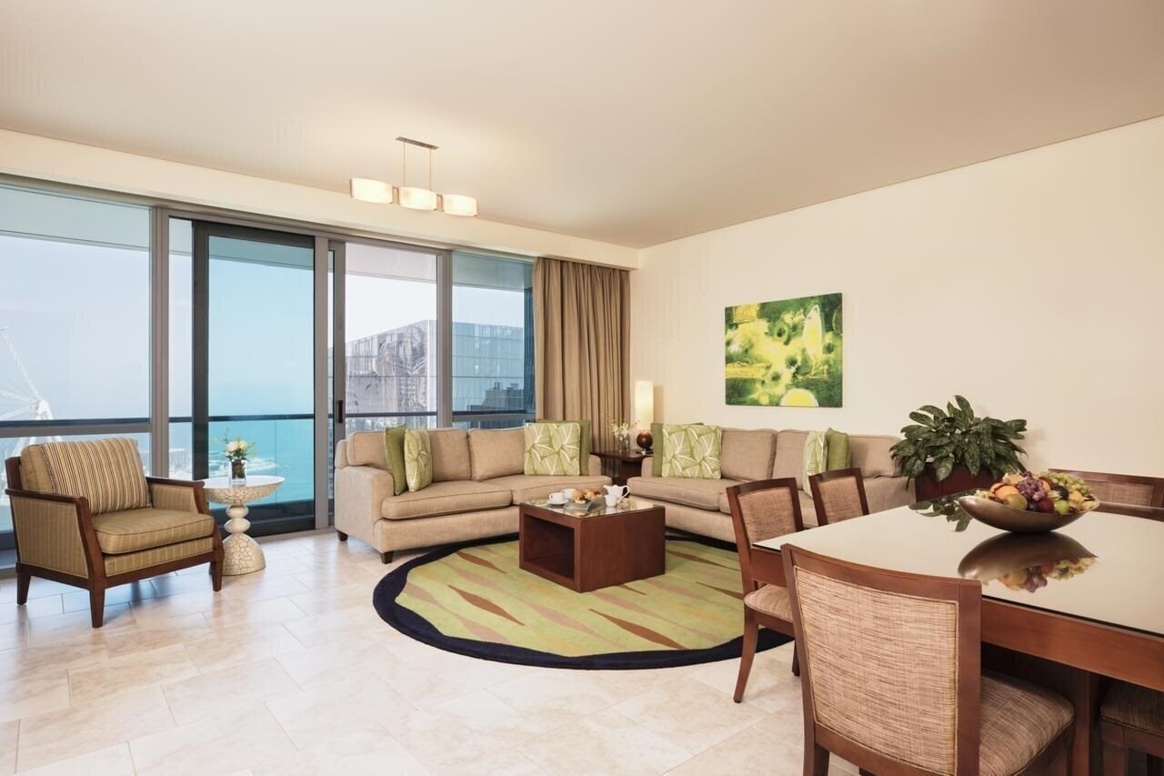 Фото Oasis Beach Deluxe Apartments 5*